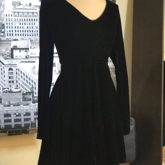 Velvet Black Mini Dress - Picture 3 of 6